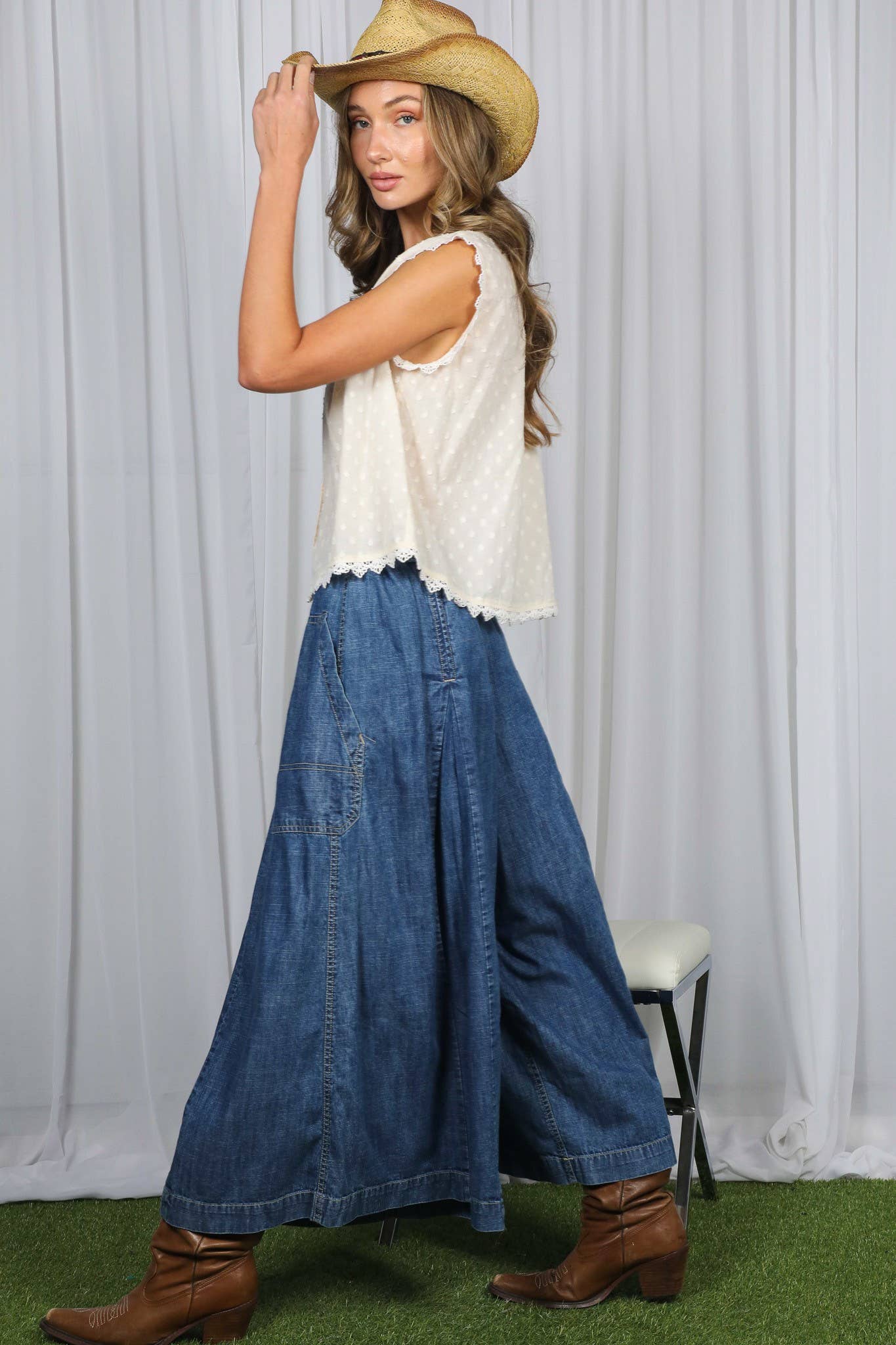 Vine & Love - Pin-Tuck 100%Tencel Chambray Cropped Washed Pants